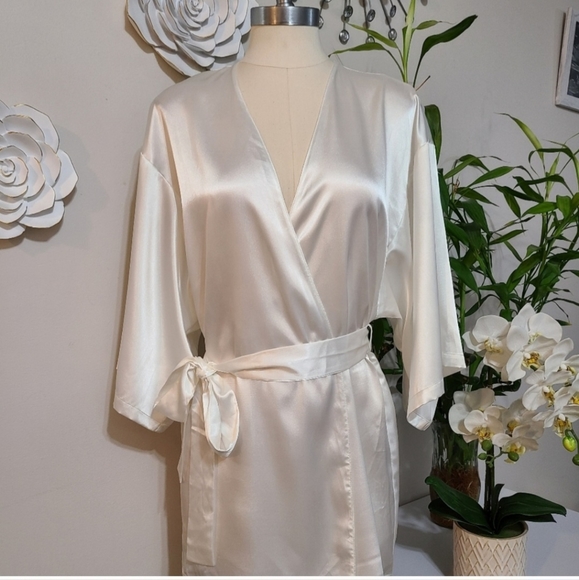 La Senza Bride Bridal White Satin Tie Up Robe size S-M - Picture 3 of 8